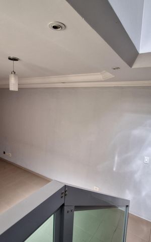 Casa à venda com 212m², 4 quartos e 5 vagas Casa à venda com 212m², 4 quartos e 5 vagasSala