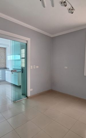 Casa à venda com 212m², 4 quartos e 5 vagas Casa à venda com 212m², 4 quartos e 5 vagasSala de Jantar