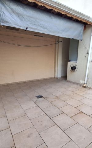 Casa à venda com 212m², 4 quartos e 5 vagas Casa à venda com 212m², 4 quartos e 5 vagasÁrea gourmet