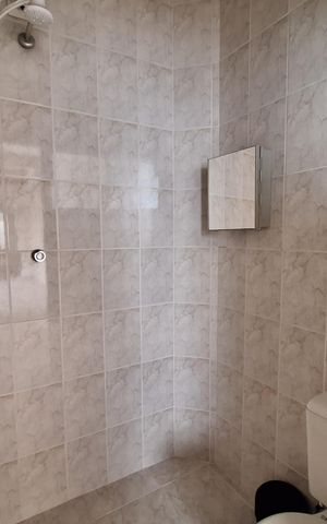 Casa à venda com 212m², 4 quartos e 5 vagas Casa à venda com 212m², 4 quartos e 5 vagasBanheiro