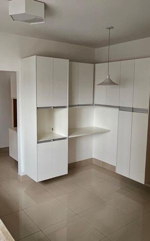 Apartamento à venda com 182m², 4 quartos e 4 vagas Apartamento à venda com 182m², 4 quartos e 4 vagasCozinha