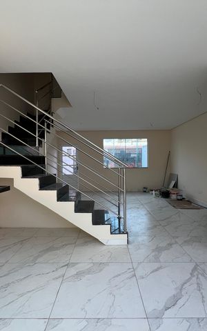 Casa à venda com 130m², 3 quartos e 2 vagas