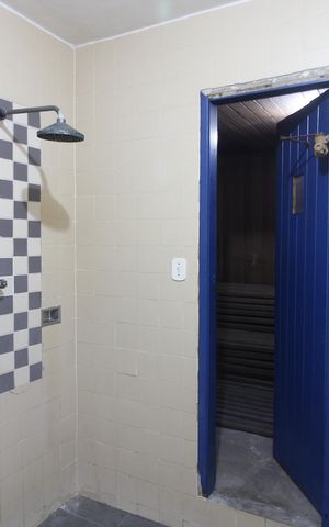 Casa de condomínio para alugar com 220m², 4 quartos e 2 vagasSaúna