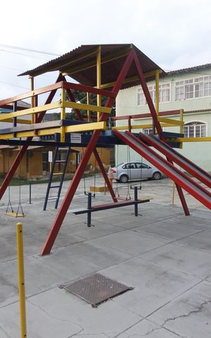 Casa de condomínio para alugar com 220m², 4 quartos e 2 vagasÁrea comum - Playground