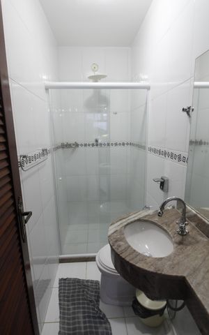 Casa de condomínio para alugar com 220m², 4 quartos e 2 vagasBanheiro 1