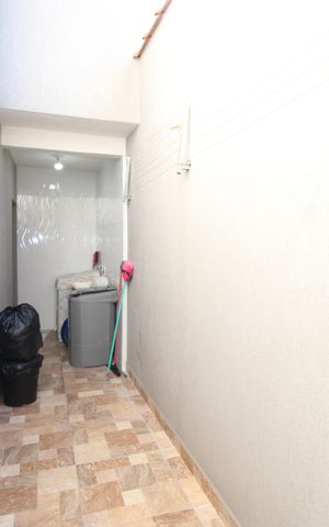 Casa à venda com 98m², 3 quartos e 2 vagasÁrea de Serviço