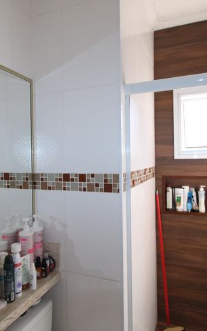 Casa à venda com 98m², 3 quartos e 2 vagasBanheiro