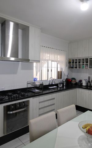 Casa à venda com 98m², 3 quartos e 2 vagasCozinha