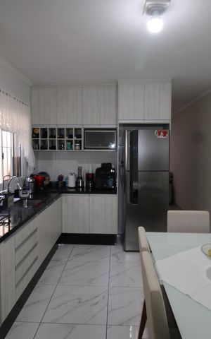 Casa à venda com 98m², 3 quartos e 2 vagasCozinha