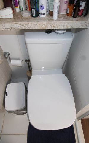 Casa à venda com 98m², 3 quartos e 2 vagasBanheiro