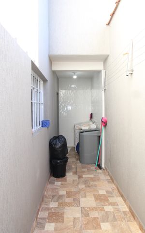 Casa à venda com 98m², 3 quartos e 2 vagasÁrea de Serviço