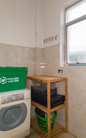 Apartamento à venda com 94m², 3 quartos e 2 vagas Apartamento à venda com 94m², 3 quartos e 2 vagasÁrea de Serviço