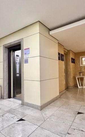 Apartamento à venda com 169m², 3 quartos e 4 vagas Apartamento à venda com 169m², 3 quartos e 4 vagasHall social