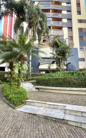 Apartamento à venda com 169m², 3 quartos e 4 vagas Apartamento à venda com 169m², 3 quartos e 4 vagasHall de entrada
