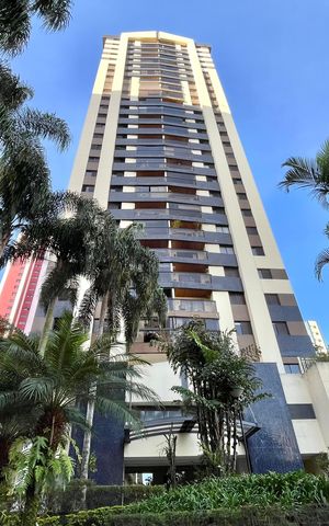 Apartamento à venda com 169m², 3 quartos e 4 vagas Apartamento à venda com 169m², 3 quartos e 4 vagasFachada