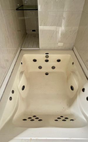 Apartamento à venda com 169m², 3 quartos e 4 vagas Apartamento à venda com 169m², 3 quartos e 4 vagasBanheiro da Suíte 1
