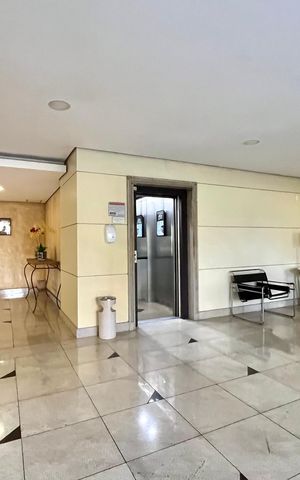 Apartamento à venda com 169m², 3 quartos e 4 vagas Apartamento à venda com 169m², 3 quartos e 4 vagasHall social