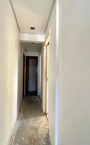 Apartamento à venda com 169m², 3 quartos e 4 vagas Apartamento à venda com 169m², 3 quartos e 4 vagasCorredor