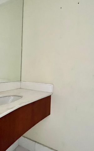 Apartamento à venda com 169m², 3 quartos e 4 vagas Apartamento à venda com 169m², 3 quartos e 4 vagasLavabo