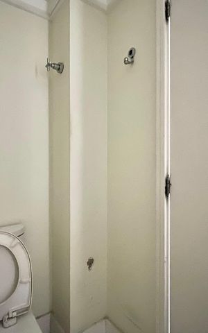 Apartamento à venda com 169m², 3 quartos e 4 vagas Apartamento à venda com 169m², 3 quartos e 4 vagasLavabo