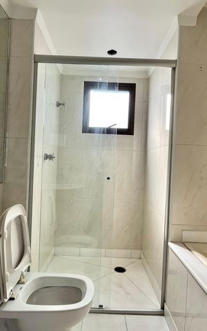 Apartamento à venda com 169m², 3 quartos e 4 vagas Apartamento à venda com 169m², 3 quartos e 4 vagasBanheiro da Suíte 1