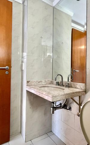 Apartamento à venda com 169m², 3 quartos e 4 vagas Apartamento à venda com 169m², 3 quartos e 4 vagasBanheiro da Suíte 2
