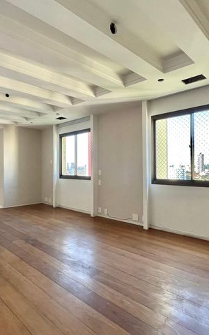 Apartamento à venda com 169m², 3 quartos e 4 vagas Apartamento à venda com 169m², 3 quartos e 4 vagasSala