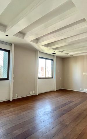 Apartamento à venda com 169m², 3 quartos e 4 vagas Apartamento à venda com 169m², 3 quartos e 4 vagasSala