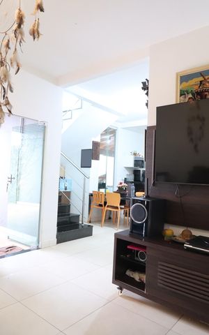 Casa para alugar com 110m², 2 quartos e 3 vagasSala