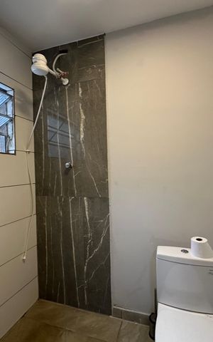 Casa para alugar com 38m², 1 quarto e sem vaga Casa para alugar com 38m², 1 quarto e sem vagaBanheiro
