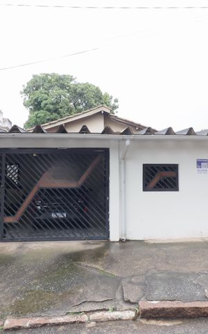 Casa à venda com 380m², 3 quartos e 5 vagasFachada