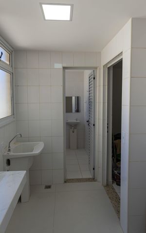 Apartamento para alugar com 327m², 4 quartos e 3 vagas Apartamento para alugar com 327m², 4 quartos e 3 vagasÁrea de Serviço