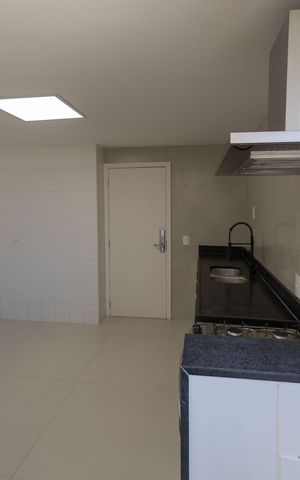 Apartamento para alugar com 327m², 4 quartos e 3 vagas Apartamento para alugar com 327m², 4 quartos e 3 vagasCozinha