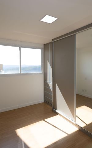 Apartamento para alugar com 327m², 4 quartos e 3 vagas Apartamento para alugar com 327m², 4 quartos e 3 vagasCloset da Suíte 1