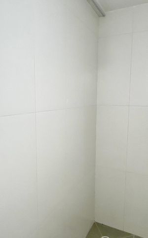 Apartamento à venda com 83m², 2 quartos e 2 vagas Apartamento à venda com 83m², 2 quartos e 2 vagasBanheiro da Suíte