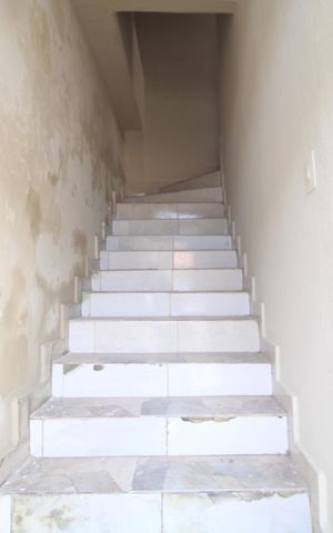 Apartamento à venda com 45m², 1 quarto e sem vagaEscada / entrada