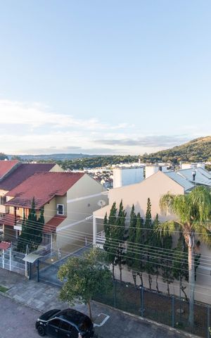Casa à venda com 200m², 3 quartos e 3 vagas Casa à venda com 200m², 3 quartos e 3 vagasVaranda