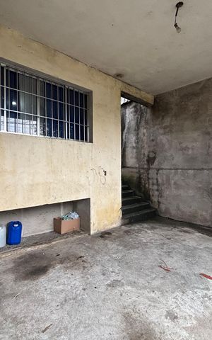 Casa à venda com 210m², 6 quartos e 1 vaga Casa à venda com 210m², 6 quartos e 1 vagaGaragem