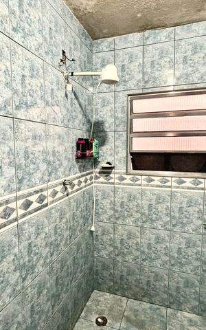 Casa à venda com 210m², 6 quartos e 1 vaga Casa à venda com 210m², 6 quartos e 1 vagaBanheiro 3