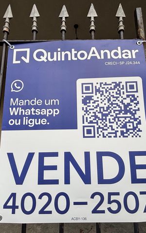 Casa à venda com 210m², 6 quartos e 1 vaga Casa à venda com 210m², 6 quartos e 1 vagaFachada