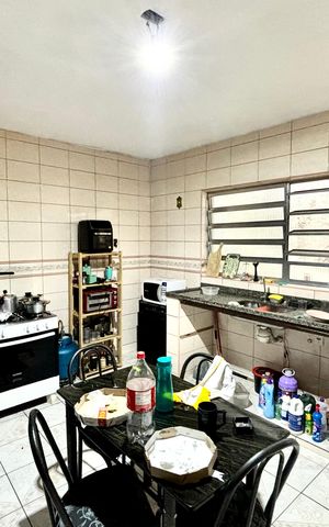 Casa à venda com 210m², 6 quartos e 1 vaga Casa à venda com 210m², 6 quartos e 1 vagaCozinha