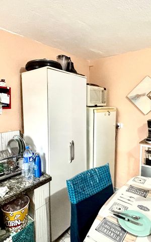 Casa à venda com 210m², 6 quartos e 1 vaga Casa à venda com 210m², 6 quartos e 1 vagaCozinha
