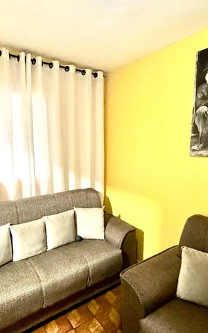 Casa à venda com 210m², 6 quartos e 1 vaga Casa à venda com 210m², 6 quartos e 1 vagaSala
