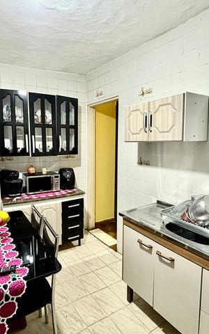 Casa à venda com 210m², 6 quartos e 1 vaga Casa à venda com 210m², 6 quartos e 1 vagaCozinha