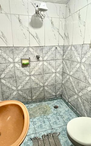 Casa à venda com 210m², 6 quartos e 1 vaga Casa à venda com 210m², 6 quartos e 1 vagaBanheiro 2