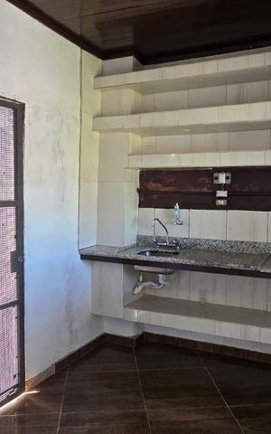 Casa à venda com 140m², 1 quarto e 2 vagas Casa à venda com 140m², 1 quarto e 2 vagasCozinha