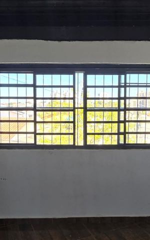 Casa à venda com 140m², 1 quarto e 2 vagas Casa à venda com 140m², 1 quarto e 2 vagasSuíte