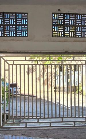 Casa à venda com 140m², 1 quarto e 2 vagas Casa à venda com 140m², 1 quarto e 2 vagasGaragem
