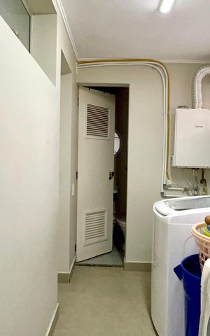 Apartamento à venda com 170m², 3 quartos e 2 vagas Apartamento à venda com 170m², 3 quartos e 2 vagasÁrea de Serviço