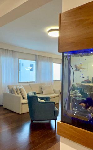 Apartamento à venda com 170m², 3 quartos e 2 vagas Apartamento à venda com 170m², 3 quartos e 2 vagasEntrada